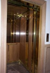 Mirrors Reduce the Average Waiting Time for Elevators – Emotionally, but not Physically