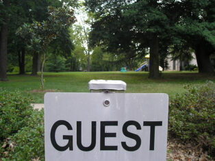 Become a Guest Blogger on Shmula