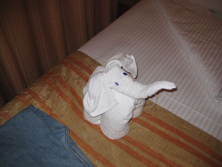 towel-animals-elephant-happy towel animals happy elephant